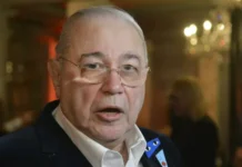 Евгений Петросян и Татьяна Брухунова устроили шутливый скандал в Москве evgenij petrosyan i tatyana bruhunova ustroili shutlivyj skandal v moskve-ekbonline-ru-174783445500-0