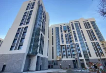 Сергей Собянин и Максим Гаман обсуждают ускорение реновации для 33 тысяч семей в Москве sergej sobyanin i maksim gaman obsuzhdayut uskorenie renovaczii dlya 33 tysyach semej v moskve-ekbonline-ru-174749918700-0