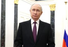 Владимир Путин повысил генералов ЦВО и наградил 74-ю бригаду vladimir putin povysil generalov czvo i nagradil 74yu brigadu-ekbonline-ru-174646877900-0