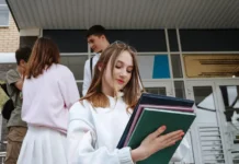 Яна Лантратова из Госдумы поддержала введение единого учебника в школах yana lantratova iz gosdumy podderzhala vvedenie edinogo uchebnika v shkolah-ekbonline-ru-174826675100-0