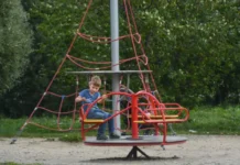 ДГКБ №9 Екатеринбурга раскрывает секреты безопасного лета для детей в Десятилетие детства dgkb 9 ekaterinburga raskryvaet sekrety bezopasnogo leta dlya detej v desyatiletie detstva-ekbonline-ru-0