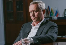 Евгений Туголуков обсуждает яркое IPO Медскан и новое сотрудничество KDL с Hadassah evgenij tugolukov obsuzhdaet yarkoe medskan i novoe sotrudnichestvo s -ekbonline-ru-0