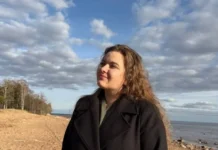 Как студентка ДВФУ Адель Файзулина открыла ПВЗ и совмещает бизнес с учёбой kak studentka dvfu adel fajzulina otkryla pvz i sovmeshhaet biznes s uchyoboj-ekbonline-ru-0