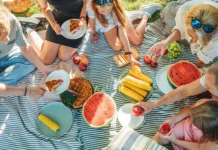 Сергей Лопатин из СМ-Клиники и Роспотребнадзор обсудили безопасные продукты для пикника sergej lopatin iz smkliniki i rospotrebnadzor obsudili bezopasnye produkty dlya piknika-ekbonline-ru-0