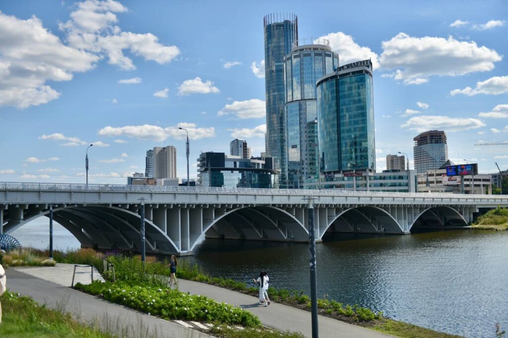 Денис Паслер предложил идеи по улучшению набережной