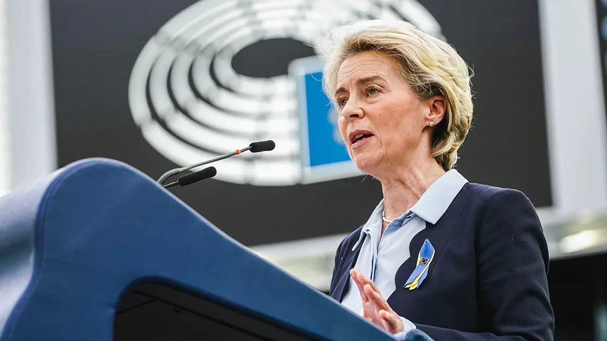Европарламент отклонил вотум недоверия фон дер Ляйен