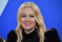 Яна Рудковская и Александр Плющенко о взрослении детей на примере семьи Бекхэм yana rudkovskaya i aleksandr plyushhenko o vzroslenii detej na primere semi bekhem-ekbonline-ru-0