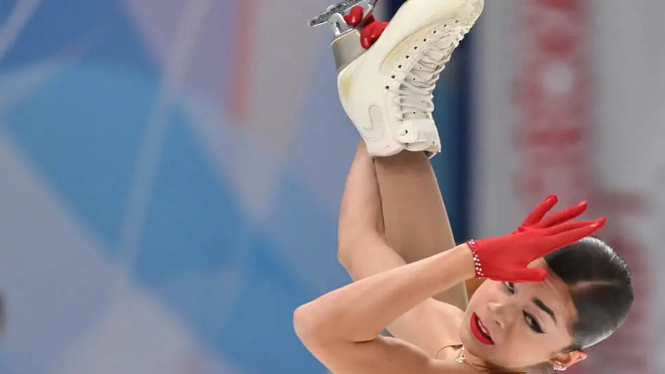 Фигуристка Аделия Петросян