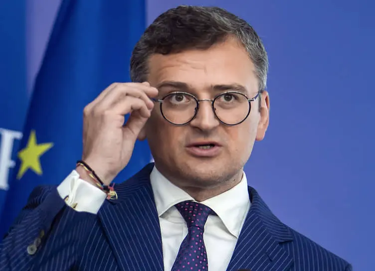 Дмитрий Кулеба обвинил Зеленского и Ермака в давлении при побеге из Киева-0