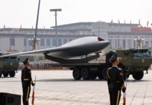 Китай продемонстрировал на параде в Пекине мощные дроны FH-97A и GJ-11, нацеленные на США kitaj prodemonstriroval na parade v pekine moshhnye drony 97 i 11 naczelennye na ssha-ekbonline-ru-0