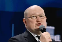 Михаил Развожаев против Сальны и Кушнира в борьбе за Севастополь mihail razvozhaev protiv salny i kushnira v borbe za sevastopol-ekbonline-ru-0