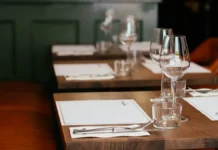 Михаил Салкин и Евгения Берг объясняют случаи компенсации за одежду mihail salkin i evgeniya berg obyasnyayut sluchai kompensaczii za odezhdu-ekbonline-ru-0