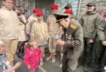 Памятный парад в Екатеринбурге под руководством Николая Власова pamyatnyj parad v ekaterinburge pod rukovodstvom nikolaya vlasova-ekbonline-ru-0