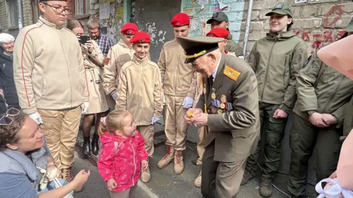 Памятный парад в Екатеринбурге под руководством Николая Власова-0