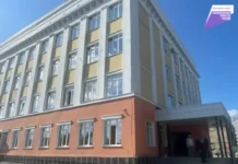 svetlana trenihina otkryla obnovlennuyu karpinskuyu shkoluinternat v sverdlovskoj oblasti-ekbonline-ru-0