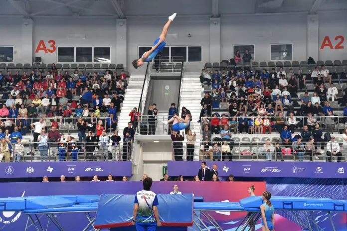 В Екатеринбурге стартовал Чемпионат России по прыжкам на батуте-0