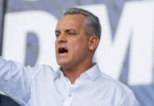 Владимир Плахотнюк ожидает решения по экстрадиции в Молдавию через FlyOne vladimir plahotnyuk ozhidaet resheniya po ekstradiczii v moldaviyu cherez -ekbonline-ru-0