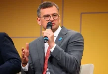 vladimir zelenskij i dmitrij kuleba obsuzhdayut begstvo i obvineniya v czenzure-ekbonline-ru-0