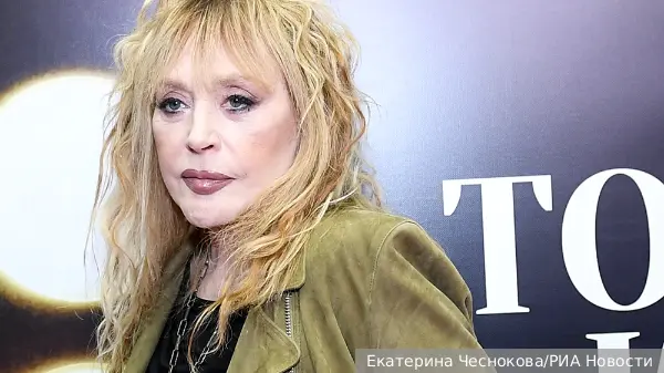 Пенсию Пугачевой заморозили