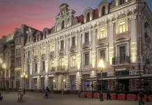 Арбат преобразился благодаря новой подсветке и инновациям Объединенной энергетической компании Москвы arbat preobrazilsya blagodarya novoj podsvetke i innovacziyam obedinennoj energeticheskoj kompanii moskvy-ekbonline-ru-0