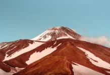 cziklon zablokiroval spasatelej kamchatki i turistov v snezhnom plenu-ekbonline-ru-0