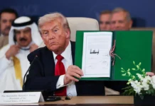 Дональд Трамп и мировые лидеры празднуют мирное соглашение между Израилем и ХАМАС donald tramp i mirovye lidery prazdnuyut mirnoe soglashenie mezhdu izrailem i hamas-ekbonline-ru-0