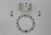 Как подъемник Bocker и украшения Лувра стали героями необычной рекламы kak podemnik i ukrasheniya luvra stali geroyami neobychnoj reklamy-ekbonline-ru-0