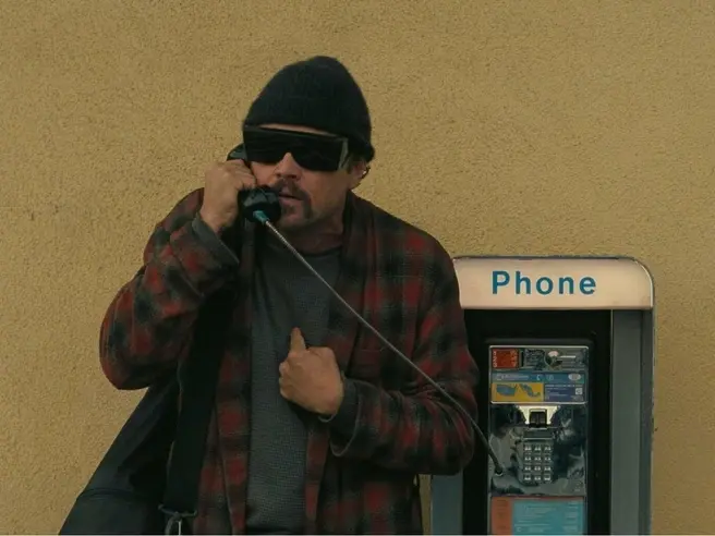 Разбираемся, почему «Битва за битвой» имеет все шансы быть номинированной на «Оскар-2026» | Источник: Кадр из фильма «Битва за битвой» (18+), реж. Пол Томас Андерсон (Warner Bros, 2025)