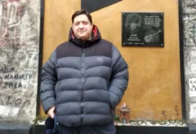 roman popov obyavil datu proshhaniya s akterom iz policzejskogo s rublevki-ekbonline-ru-0