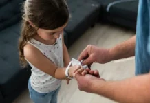 Советы по безопасному уходу за кожей малышей от Андрея Дорохова и Александра Батракова sovety po bezopasnomu uhodu za kozhej malyshej ot andreya dorohova i aleksandra batrakova-ekbonline-ru-0