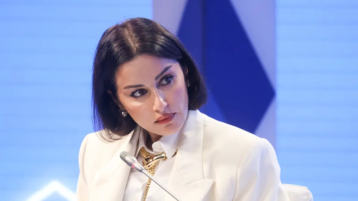 «Подам в суд»: Канделаки обнаружила копию платья из «Алисы» на маркетплейсе