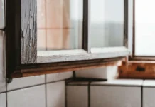 В Воткинске идет расследование падения с пятого этажа, в результате которого пострадали девушка и ее спутник v votkinske idet rassledovanie padeniya s pyatogo etazha v rezultate kotorogo postradali devushka i ee sputnik-ekbonline-ru-0