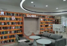 Вклад Юлии Прытковой и Дениса Паслера в обновление библиотеки в Рефтинском vklad yulii prytkovoj i denisa paslera v obnovlenie biblioteki v reftinskom-ekbonline-ru-0