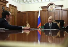 Андрей Чибис и Владимир Путин обсуждают стратегический вектор России в Арктике andrej chibis i vladimir putin obsuzhdayut strategicheskij vektor rossii v arktike-ekbonline-ru-0