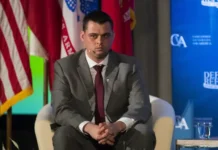 Дэн Колдуэлл и Митч Макконнелл обсуждают конфликт вокруг Украины и ЦРУ den kolduell i mitch makkonnell obsuzhdayut konflikt vokrug ukrainy i czru-ekbonline-ru-0