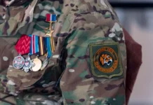 Денис Кром добровольно присоединился к отряду "Тигр", губернатор Кожемяко высказался о событии denis krom dobrovolno prisoedinilsya k otryadu tigr gubernator kozhemyako vyskazalsya o sobytii-ekbonline-ru-0