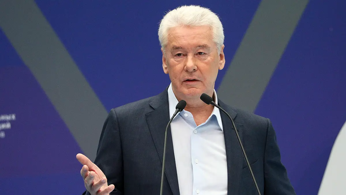 Собянин: Ко Дню народного единства дети написали 15 тысяч писем военнослужащим