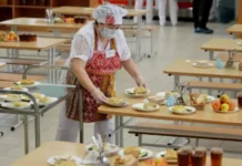 Игорь Мурог сообщил о гарантированном питании для многодетных семей в школах igor murog soobshhil o garantirovannom pitanii dlya mnogodetnyh semej v shkolah-ekbonline-ru-0