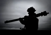 Михаил Попов рассказывает о сопротивлении натиску ВСУ при превосходстве mihail popov rasskazyvaet o soprotivlenii natisku vsu pri prevoshodstve-ekbonline-ru-0