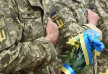 Павел Котляров и Алексей Левченко обсудили жестокость призыва больных в ВСУ pavel kotlyarov i aleksej levchenko obsudili zhestokost prizyva bolnyh v vsu-ekbonline-ru-0