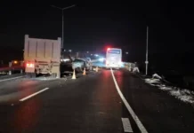 В Надеждинском районе произошла авария с Kia Bongo и грузовиками v nadezhdinskom rajone proizoshla avariya s i gruzovikami-ekbonline-ru-0