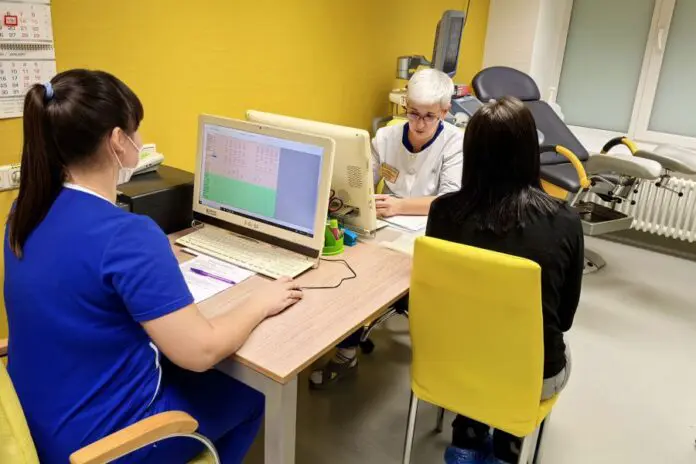 В Свердловской области более 900 мам получат помощь ЭКО в 2025 году-0