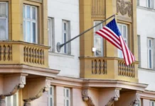 Ларри Джонсон из ЦРУ считает визит Зеленского в Лондон рискованным шагом larri dzhonson iz czru schitaet vizit zelenskogo v london riskovannym shagom-ekbonline-ru-0