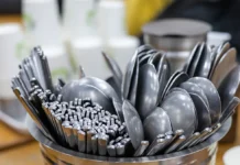 Прокуратура и Роспотребнадзор защищают качество питания в школе № 11 Владивостока prokuratura i rospotrebnadzor zashhishhayut kachestvo pitaniya v shkole 11 vladivostoka-ekbonline-ru-0