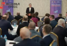 Текслер запускает второй этап образовательной инициативы «Команда Губернатора» teksler zapuskaet vtoroj etap obrazovatelnoj inicziativy komanda gubernatora-ekbonline-ru-0