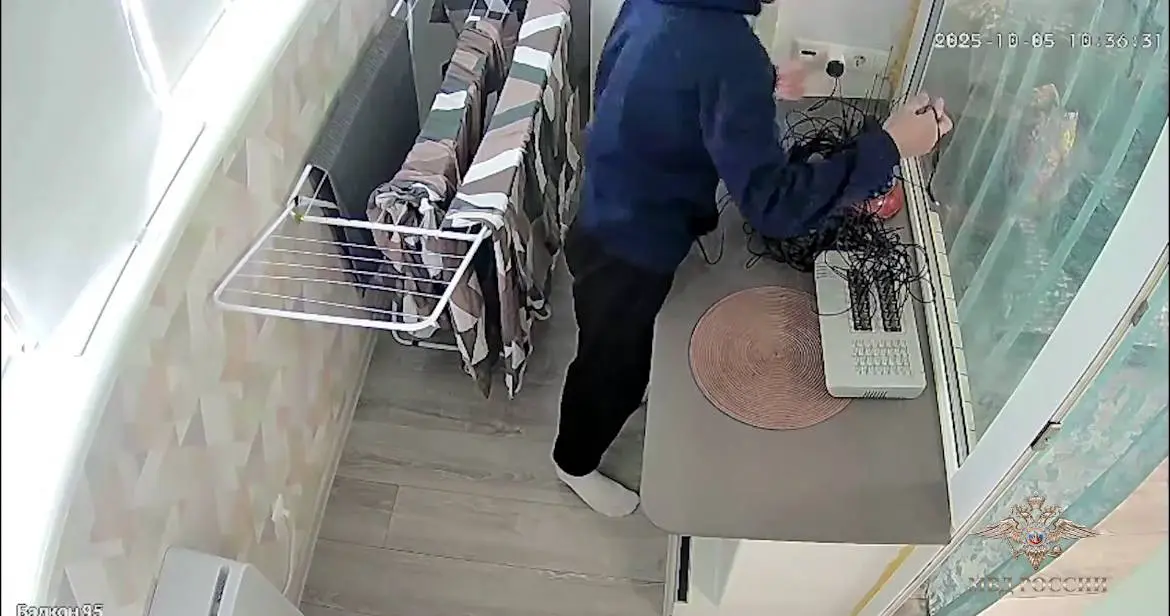 Силовики задержали мужчину, помогавшего мошенникам звонить с российских номеров