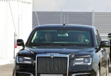 Владимир Путин иногда самостоятельно управляет автомобилем по Москве vladimir putin inogda samostoyatelno upravlyaet avtomobilem po moskve-ekbonline-ru-0