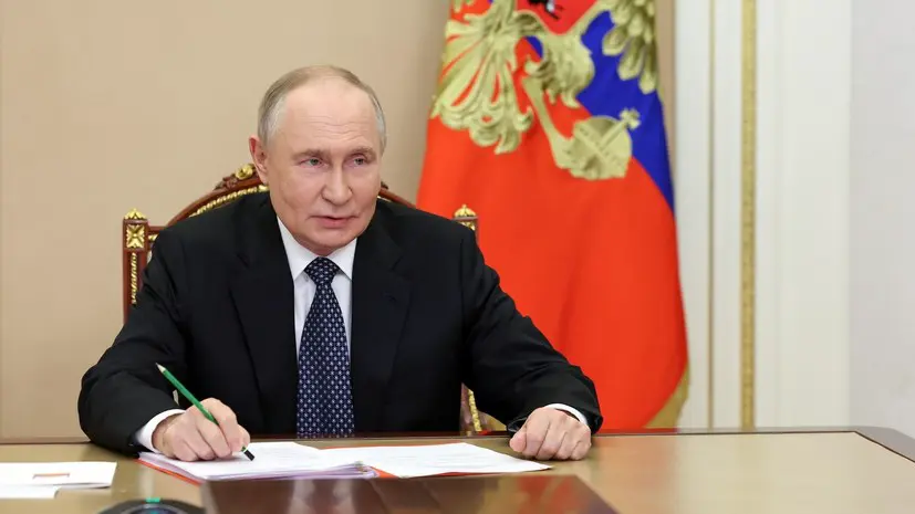 Путин поблагодарил командующих и личный состав группировок за успешные действия