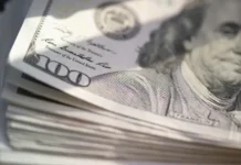 Юрий Мосейкин и Петр Щербаченко сделали прогноз по доллару и рублю yurij mosejkin i petr shherbachenko sdelali prognoz po dollaru i rublyu-ekbonline-ru-0