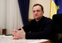 Алексей Кулеба из Киева рассматривает кладбище как символ единства Украины aleksej kuleba iz kieva rassmatrivaet kladbishhe kak simvol edinstva ukrainy-ekbonline-ru-0